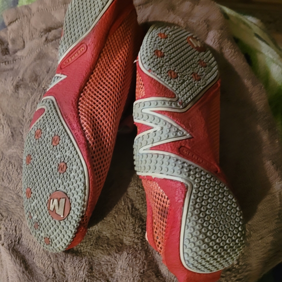 Merrell Red Sneakers with Sporty Mesh Design - Picture 2 of 4